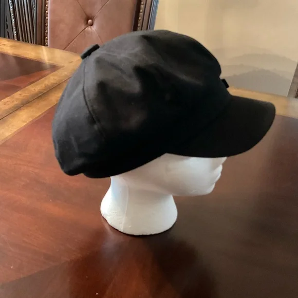Newsboy Beret French Cap Black With Gold Tone Accents - Picture 5 of 6